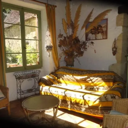 Grande Maison Au Milieu Des Bois