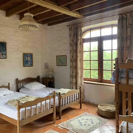 Grande Maison Au Milieu Des Bois * Mauzens-et-Miremont